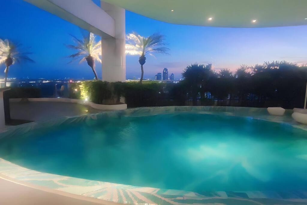Aveline Suites Elite Rockwell View Acqua Private Residences Near Rockwell Makati マニラ市 エクステリア 写真