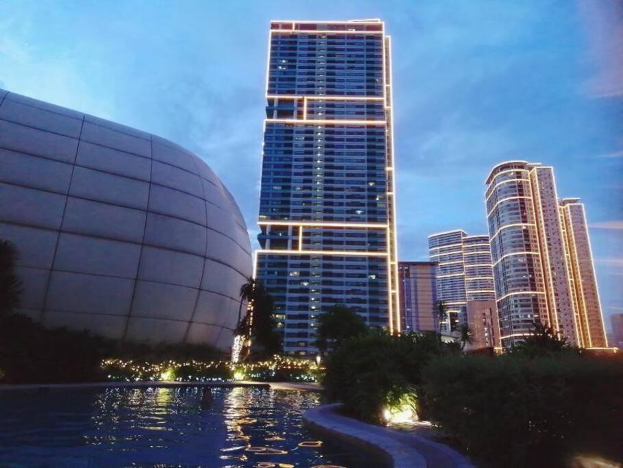 Aveline Suites Elite Rockwell View Acqua Private Residences Near Rockwell Makati マニラ市 エクステリア 写真