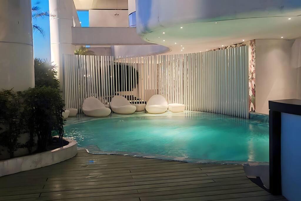 Aveline Suites Elite Rockwell View Acqua Private Residences Near Rockwell Makati マニラ市 エクステリア 写真