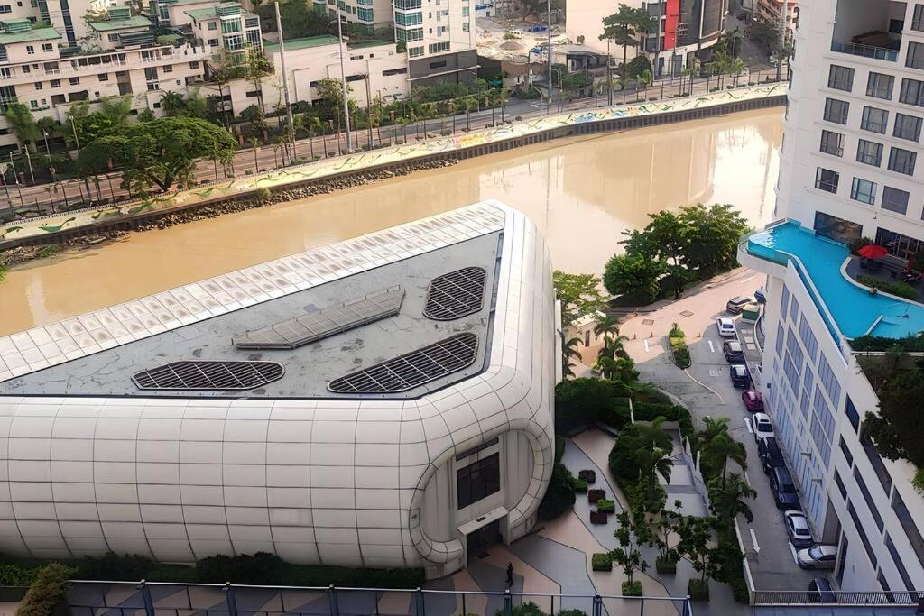 Aveline Suites Elite Rockwell View Acqua Private Residences Near Rockwell Makati マニラ市 エクステリア 写真